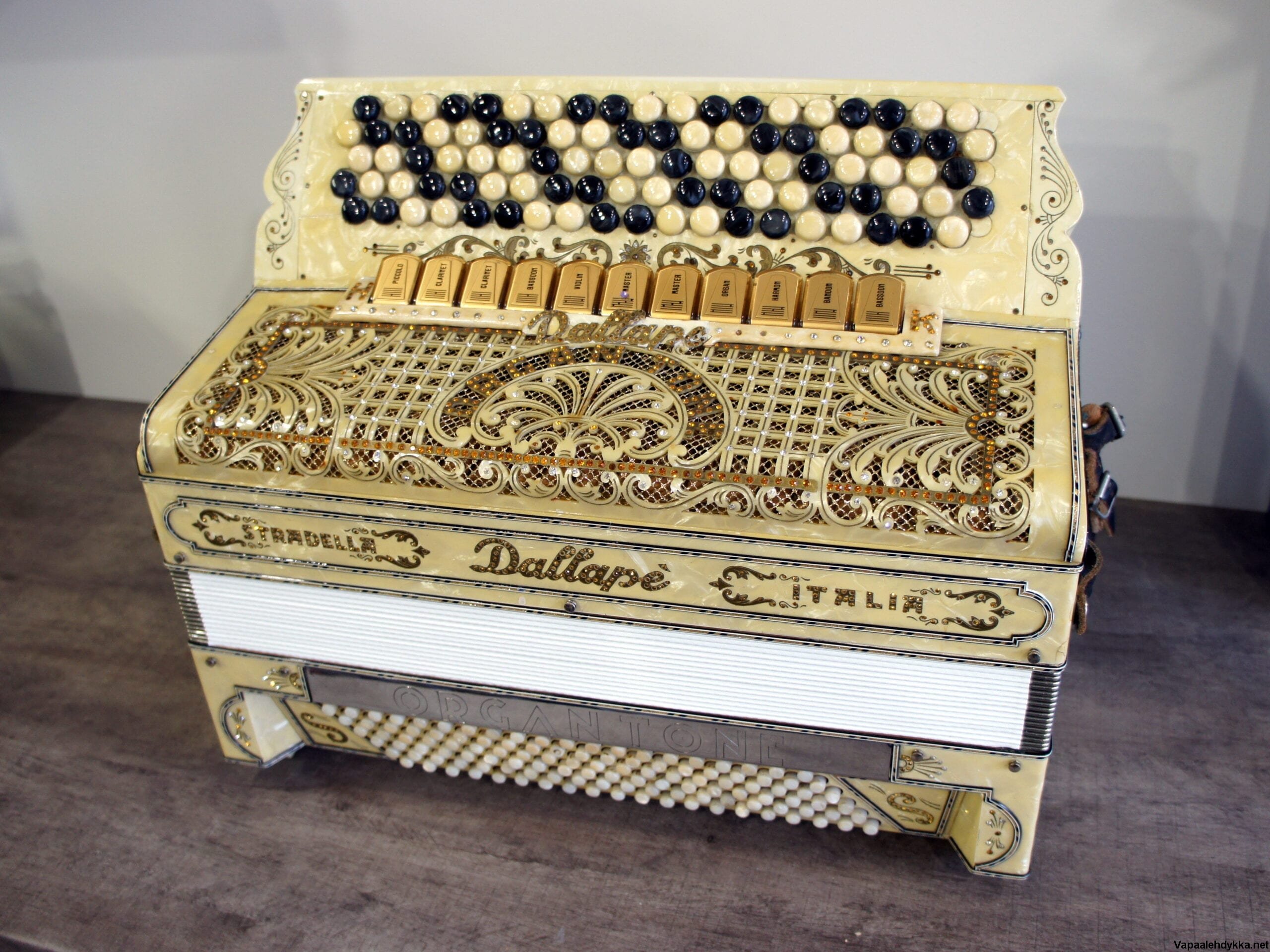 scandalli accordion serial number